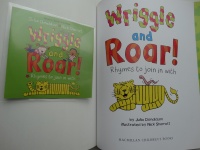 Иллюстрация 1 из 13 для Wriggle and Roar Book (+CD) - Julia Donaldson ...