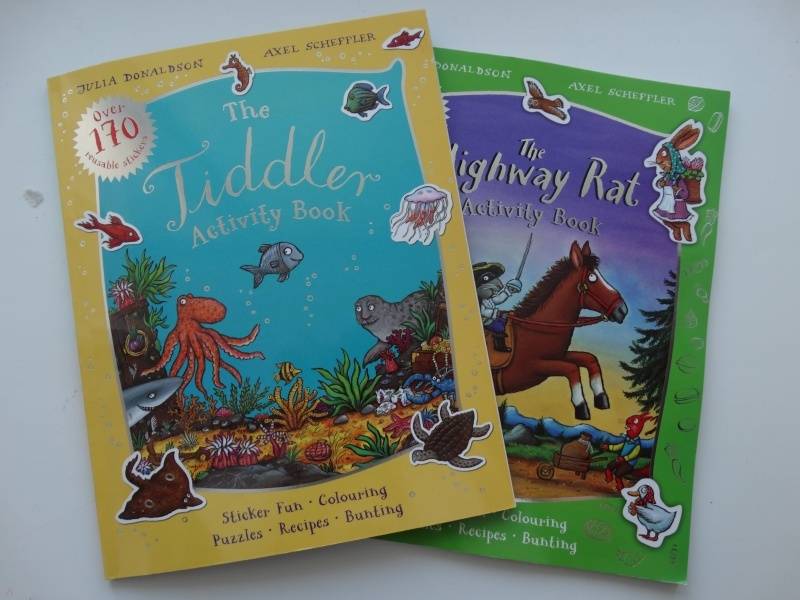 Книга: Tiddler Activity Book - Julia Donaldson. Купить книгу, читать ...