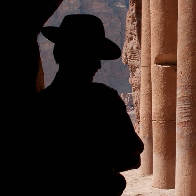 Убийца не дворецкий. Атмосферные приключенческие детективы