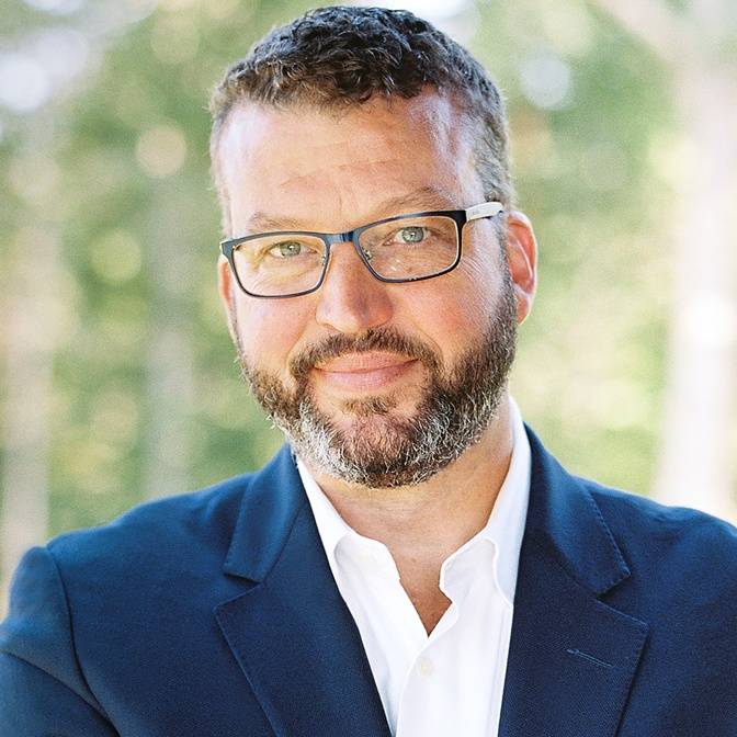 Семейные драмы, южная готика, взросление и немного магического реализма. Интервью с Джоном Хартом