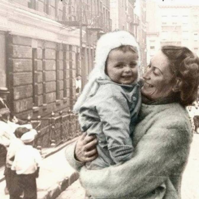 Три удивительные жизни Дженнифер Уорф: медицина, музыка, слово