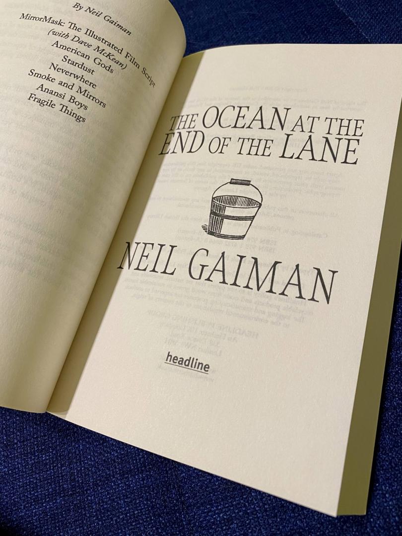 Иллюстрация 23 из 23 для Ocean at the End of the Lane - Neil Gaiman | Лабиринт - книги. Источник: Юргайтис  Алексей