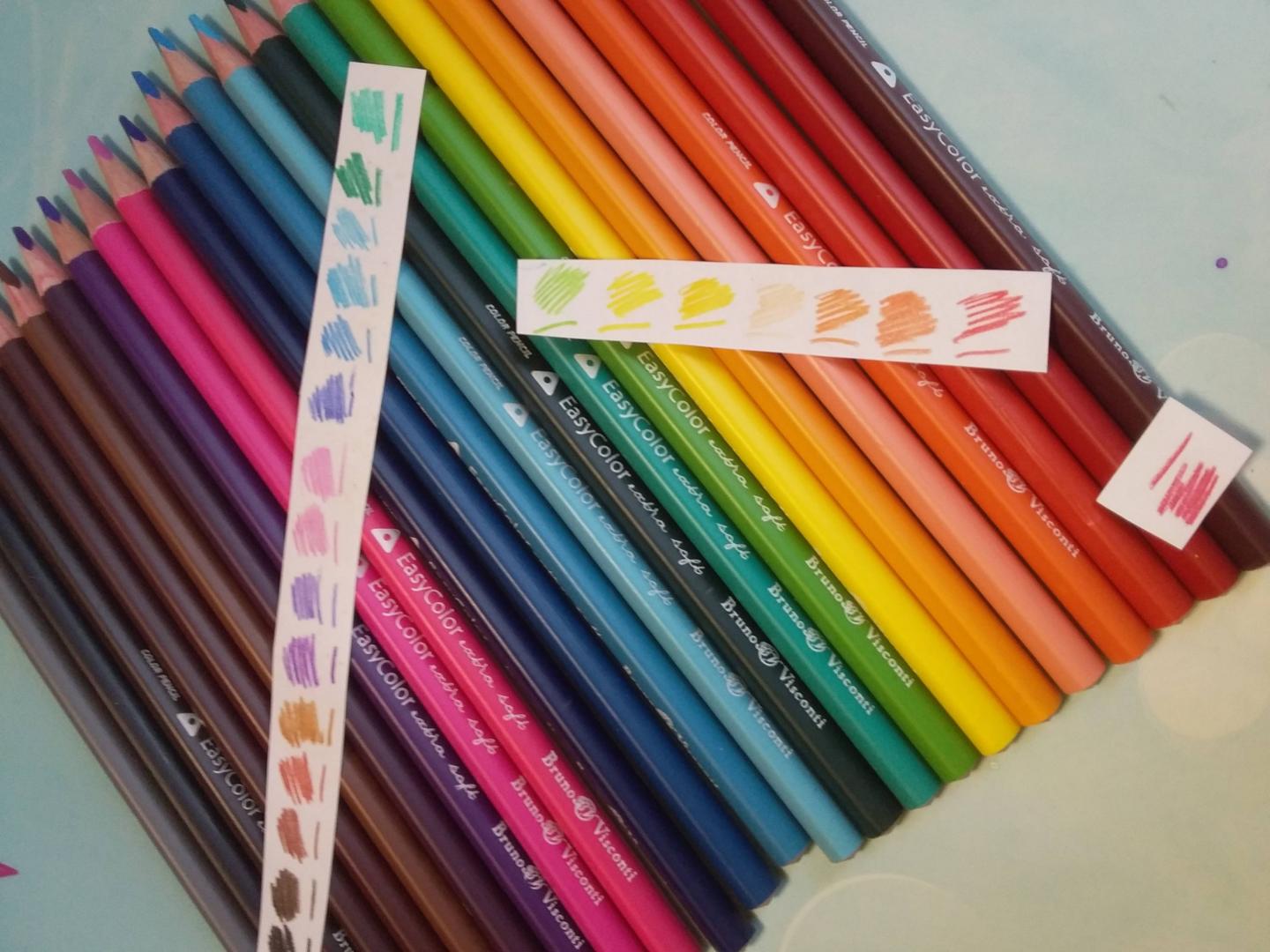 Недорогие цветные. Цветные карандаши 32 цвета. Цветные карандаши 1980 года. 32 Карандашом. Цветные карандаши 1985.