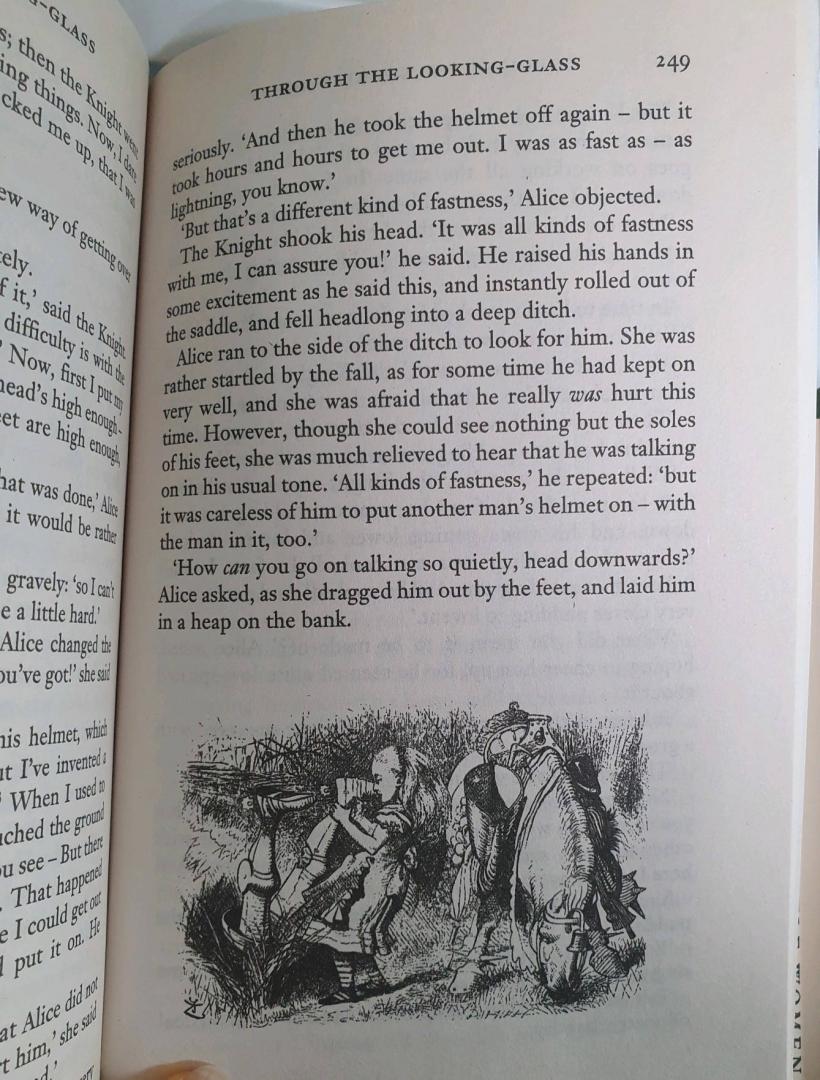 Иллюстрация 25 из 36 для Alices Adventures in Wonderland & Through the Looking-Glass - Lewis Carroll | Лабиринт - книги. Источник: Анжелика
