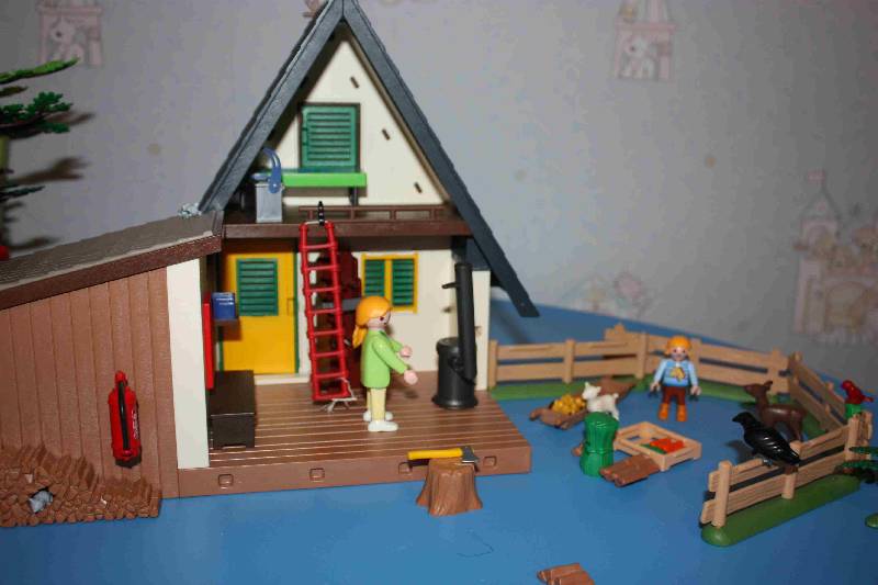 Иллюстрация 5 из 25 для Лесной дом с кормушкой для молодняка (4207) | Лабиринт - игрушки. Источник: Лисенка