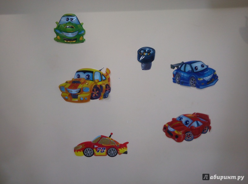 Иллюстрация 2 из 3 для Наклейки на стену. Веселые машинки (LV-013) | Лабиринт - игрушки. Источник: Кэт