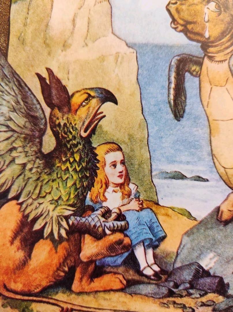 Иллюстрация 235 из 240 для Приключения Алисы в Стране Чудес. Тканевая обложка - Льюис Кэрролл | Лабиринт - книги. Источник: лиса