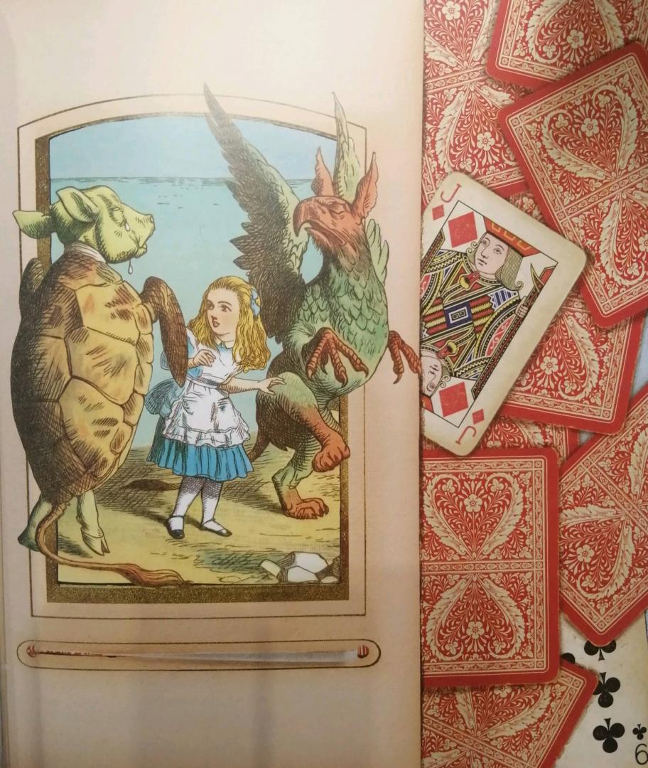 Иллюстрация 211 из 232 для Приключения Алисы в Стране Чудес - Льюис Кэрролл | Лабиринт - книги. Источник: Лабиринт