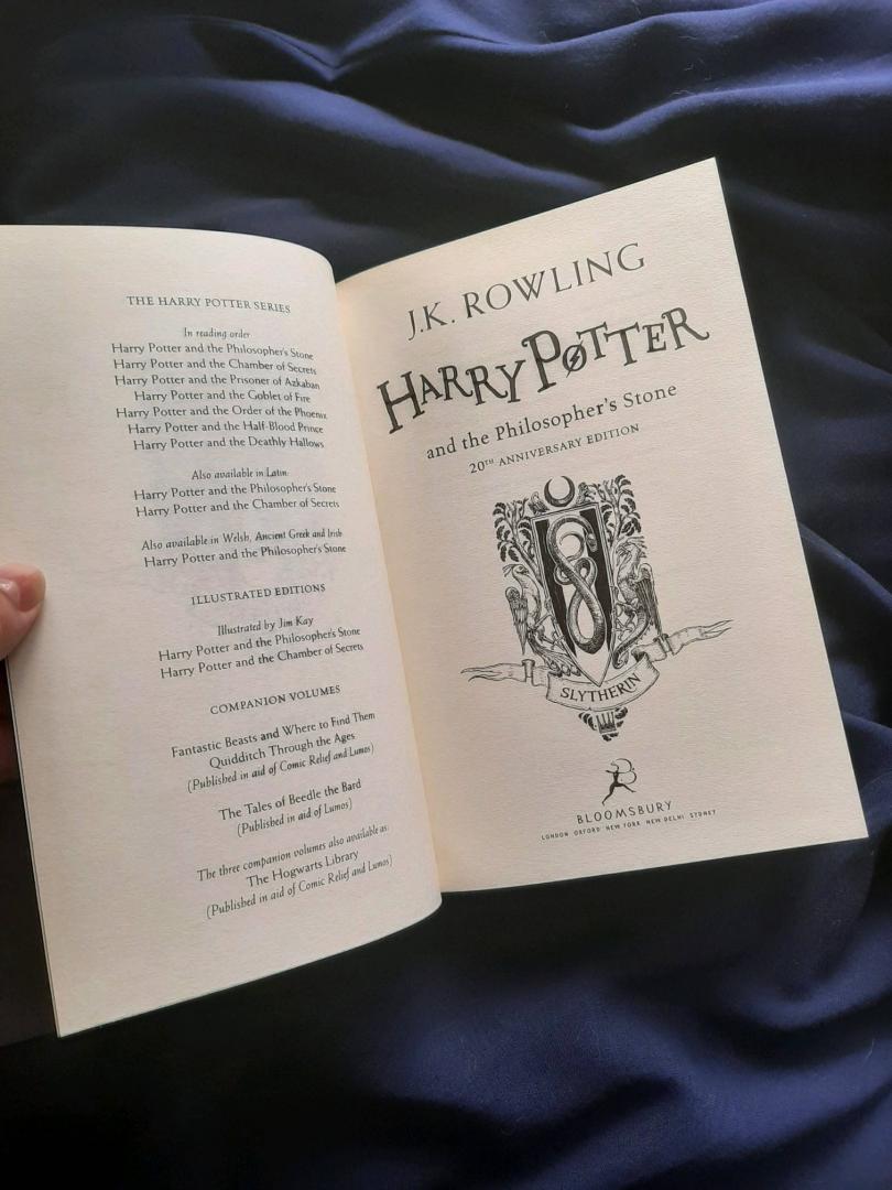 Иллюстрация 25 из 27 для Harry Potter and the Philosopher's Stone. Slytherin Edition - Joanne Rowling | Лабиринт - книги. Источник: Лабиринт
