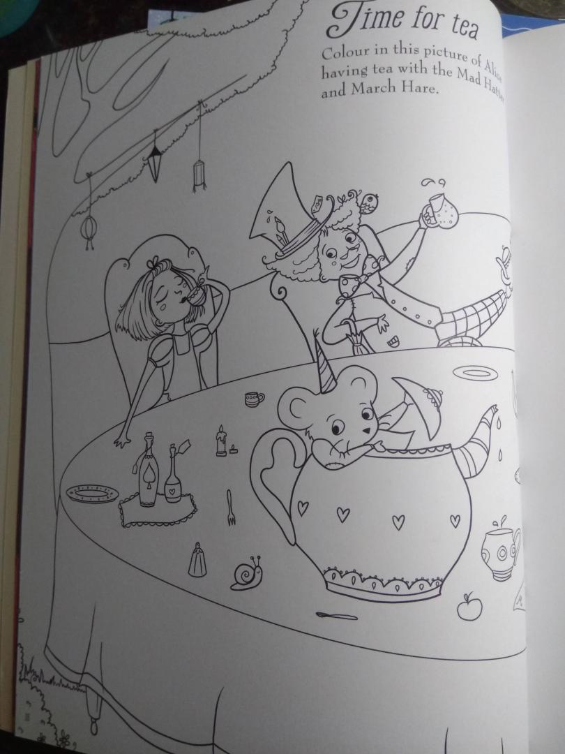 Иллюстрация 4 из 6 для Alice in Wonderland. Activity and Sticker Book | Лабиринт - книги. Источник: Якубенко  Кристина