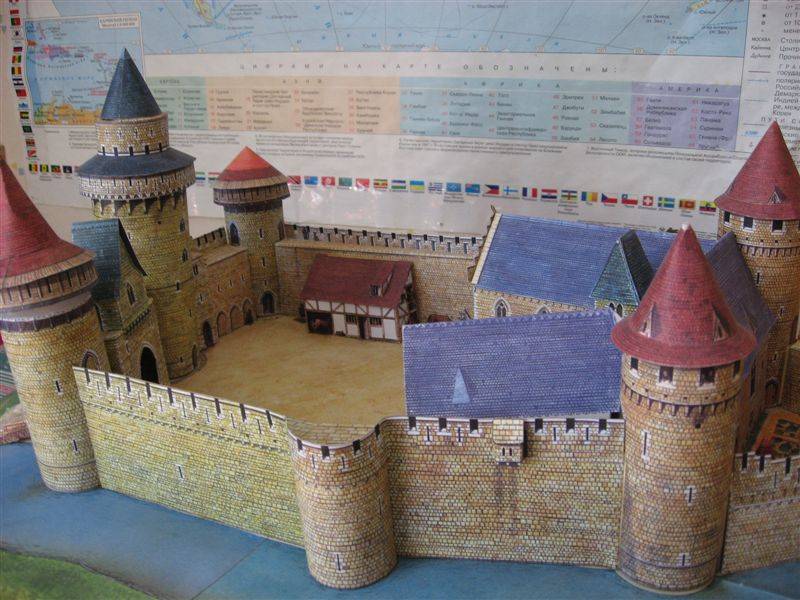 Иллюстрация 36 из 36 для Средневековый замок | Лабиринт - игрушки. Источник: Юта