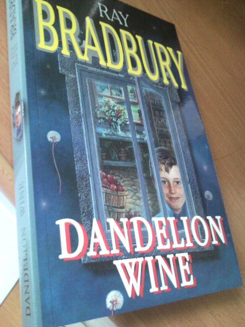 Иллюстрация 13 из 16 для Dandelion Wine - Ray Bradbury | Лабиринт - книги. Источник: swallow_ann