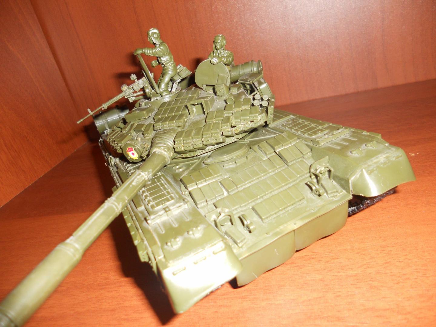 Иллюстрация 27 из 28 для Российский основной боевой танк 3592 Т-80БВ | Лабиринт - игрушки. Источник: Смирнов  Юрий Николаевич