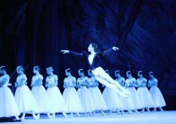 Иллюстрация 2 из 18 для Жизель. Русский балет (DVD) | Лабиринт - . Источник: sinobi sakypa &quot;&quot;( ^ _ ^ )&quot;&quot;
