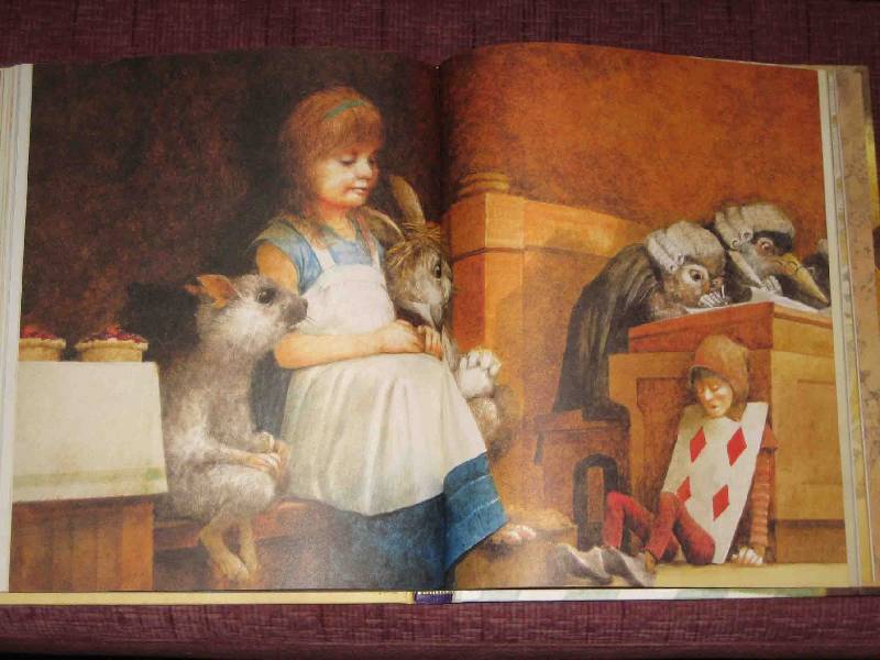 Иллюстрация 156 из 237 для Алиса в Стране чудес - Льюис Кэрролл | Лабиринт - книги. Источник: Трухина Ирина