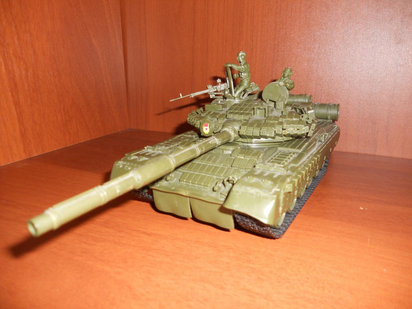 Иллюстрация 19 из 28 для Российский основной боевой танк 3592 Т-80БВ | Лабиринт - игрушки. Источник: Смирнов  Юрий Николаевич