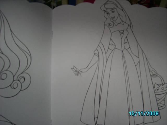 Иллюстрация 1 из 2 для Принцесса. Аврора. Раскраска с вырубкой | Лабиринт - книги. Источник: Звездочка