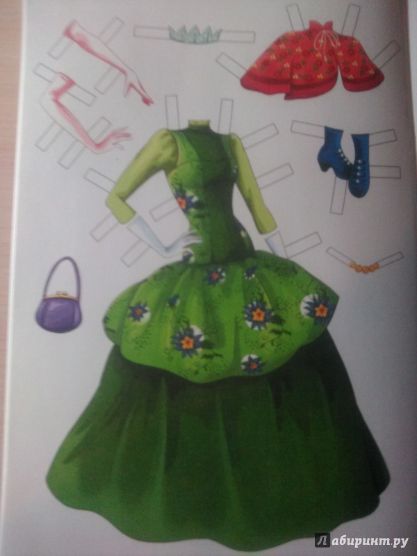Иллюстрация 20 из 22 для Королева-модница | Лабиринт - книги. Источник: Потапова Анна