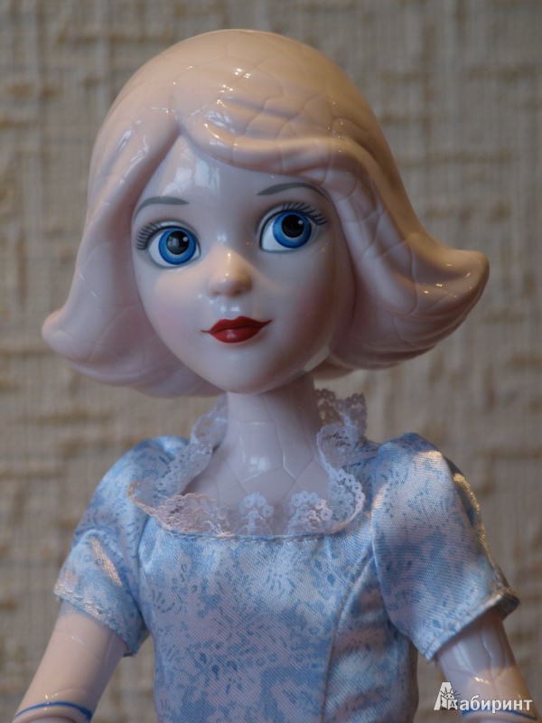 Иллюстрация 8 из 17 для Кукла "Фарфоровая девочка". Disney. 36 см. (К75644) | Лабиринт - игрушки. Источник: Пономарев  Олег