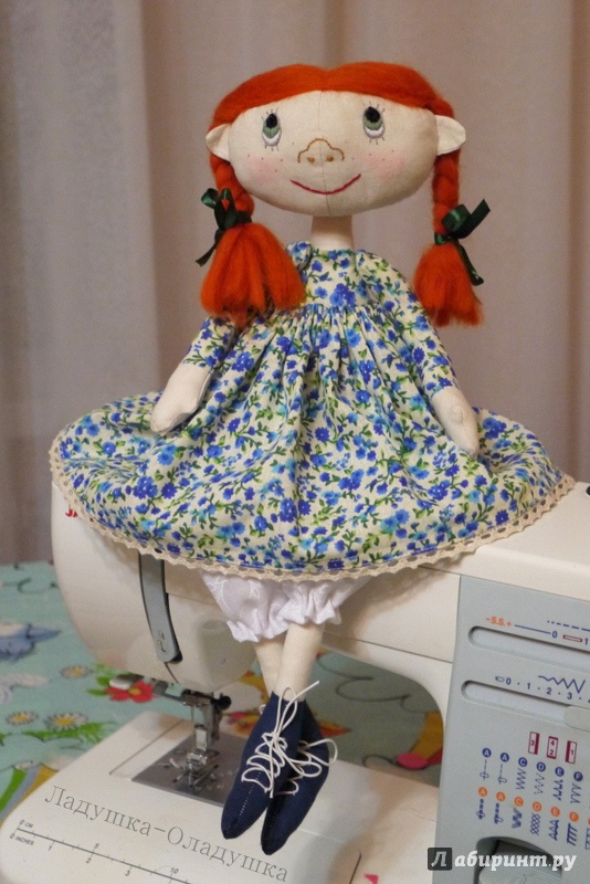 Иллюстрация 17 из 19 для Авторская текстильная кукла: мастер-классы и выкройки от Nkale - Елена Войнатовская | Лабиринт - книги. Источник: Эля