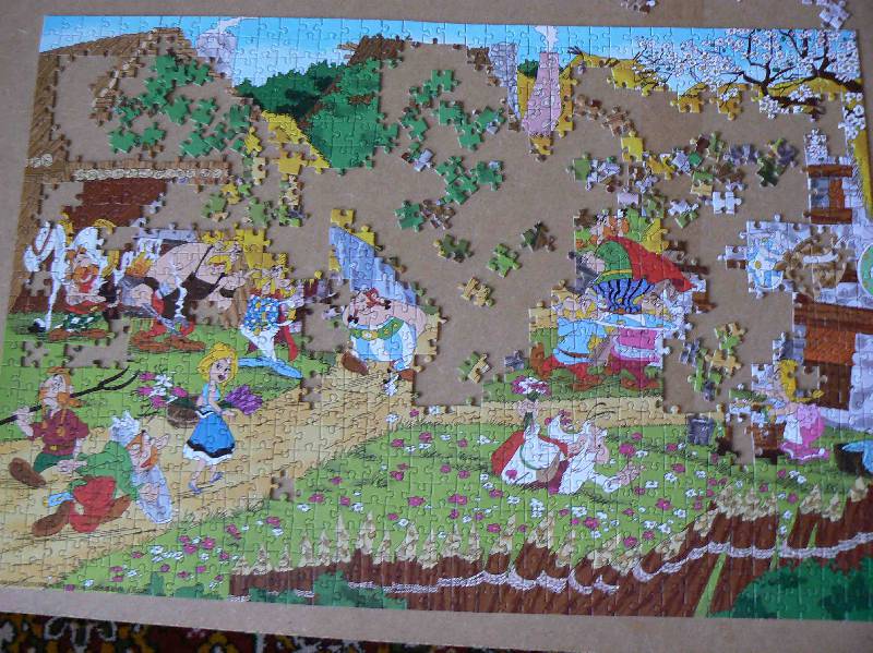 Иллюстрация 9 из 16 для Pazzle-1000. "Asterix". В деревне (C-PU100052) | Лабиринт - игрушки. Источник: Кривошеева  Елена