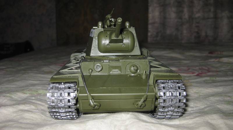 Иллюстрация 11 из 11 для Советский тяжелый танк КВ-1 (3539) | Лабиринт - игрушки. Источник: Лунис  Татьяна