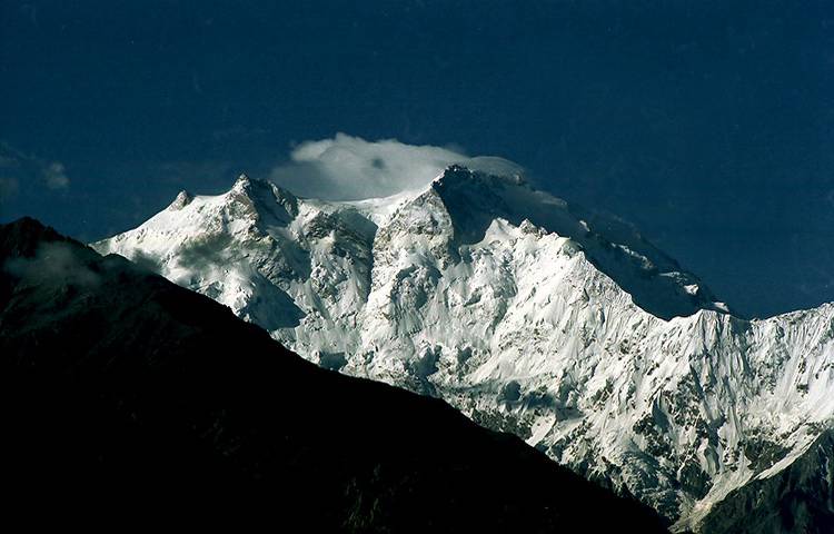 Иллюстрация 1 из 5 для DVD Величайшие вершины мира | Лабиринт - . Источник: DeadNK