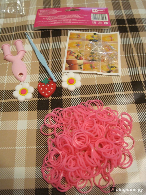 Иллюстрация 6 из 11 для Резинки для плетения (розовый, 300 штук) (39674) | Лабиринт - игрушки. Источник: Наталья