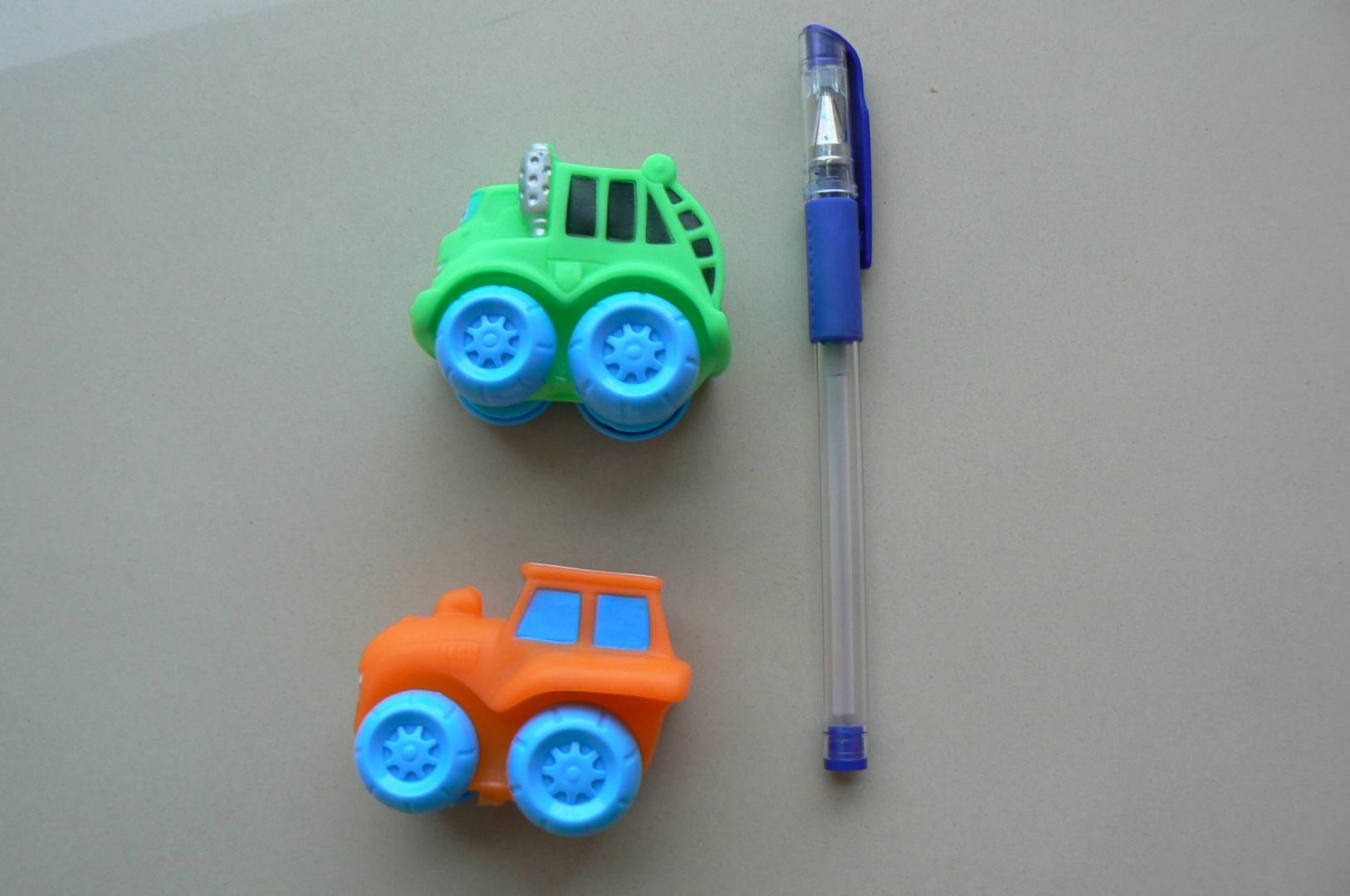 Иллюстрация 3 из 4 для Набор машинок на колесах 2 штуки в ассортименте (ВВ3426) | Лабиринт - игрушки. Источник: Лев