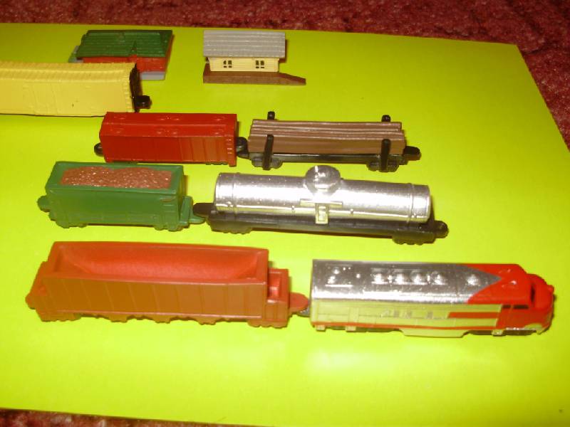 Иллюстрация 3 из 13 для Поезд, 10 фигурок (684104) | Лабиринт - игрушки. Источник: Диковинка
