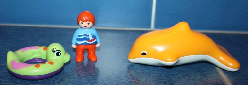 Иллюстрация 3 из 6 для Ребенок с дельфином (6762) | Лабиринт - игрушки. Источник: Лисенка