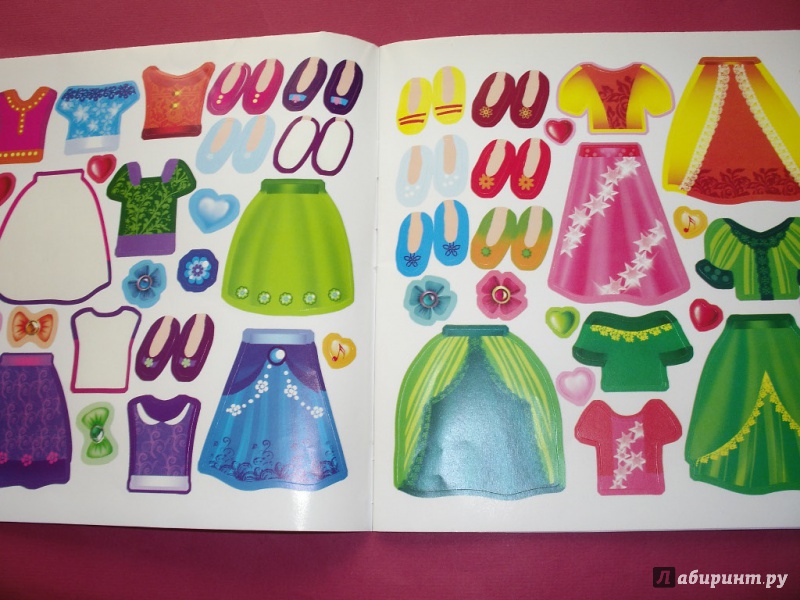 Иллюстрация 8 из 19 для Подарок для маленьких принцесс. 800 наклеек | Лабиринт - книги. Источник: Tiger.