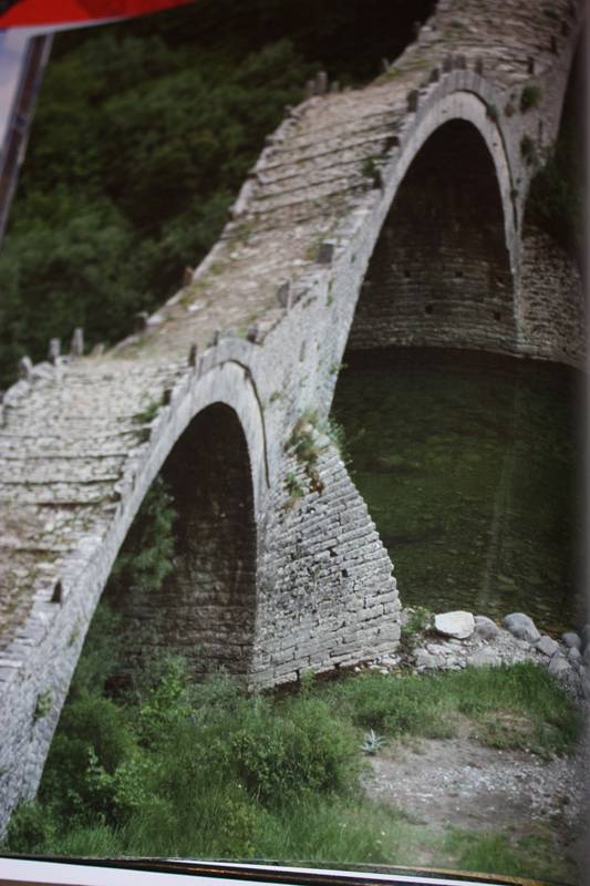 Иллюстрация 15 из 28 для Мосты: 75 самых красивых мостов мира - Ян Пенберти | Лабиринт - книги. Источник: Лисенка