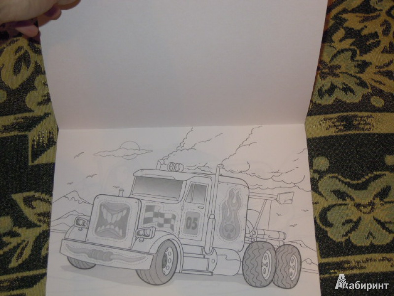 Иллюстрация 8 из 16 для Супергонки на грузовиках. Раскраска с наклейками | Лабиринт - книги. Источник: Iwolga