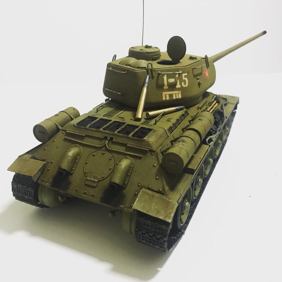 Иллюстрация 3 из 13 для Советский средний танк Т-34/85 (3533) | Лабиринт - игрушки. Источник: Лабиринт