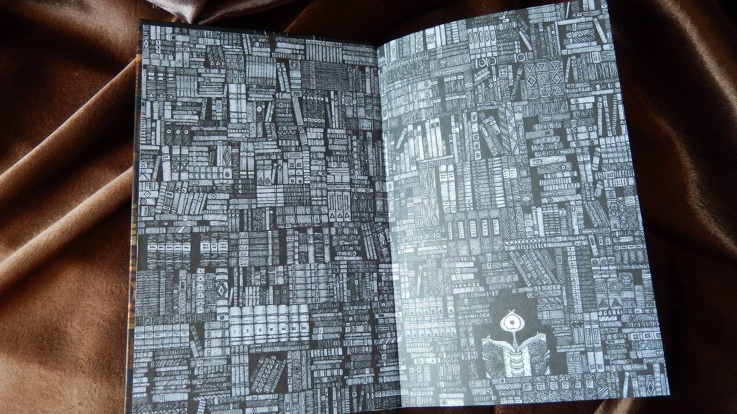 Иллюстрация 72 из 73 для Город Мечтающих Книг - Вальтер Моэрс | Лабиринт - книги. Источник: Тишина