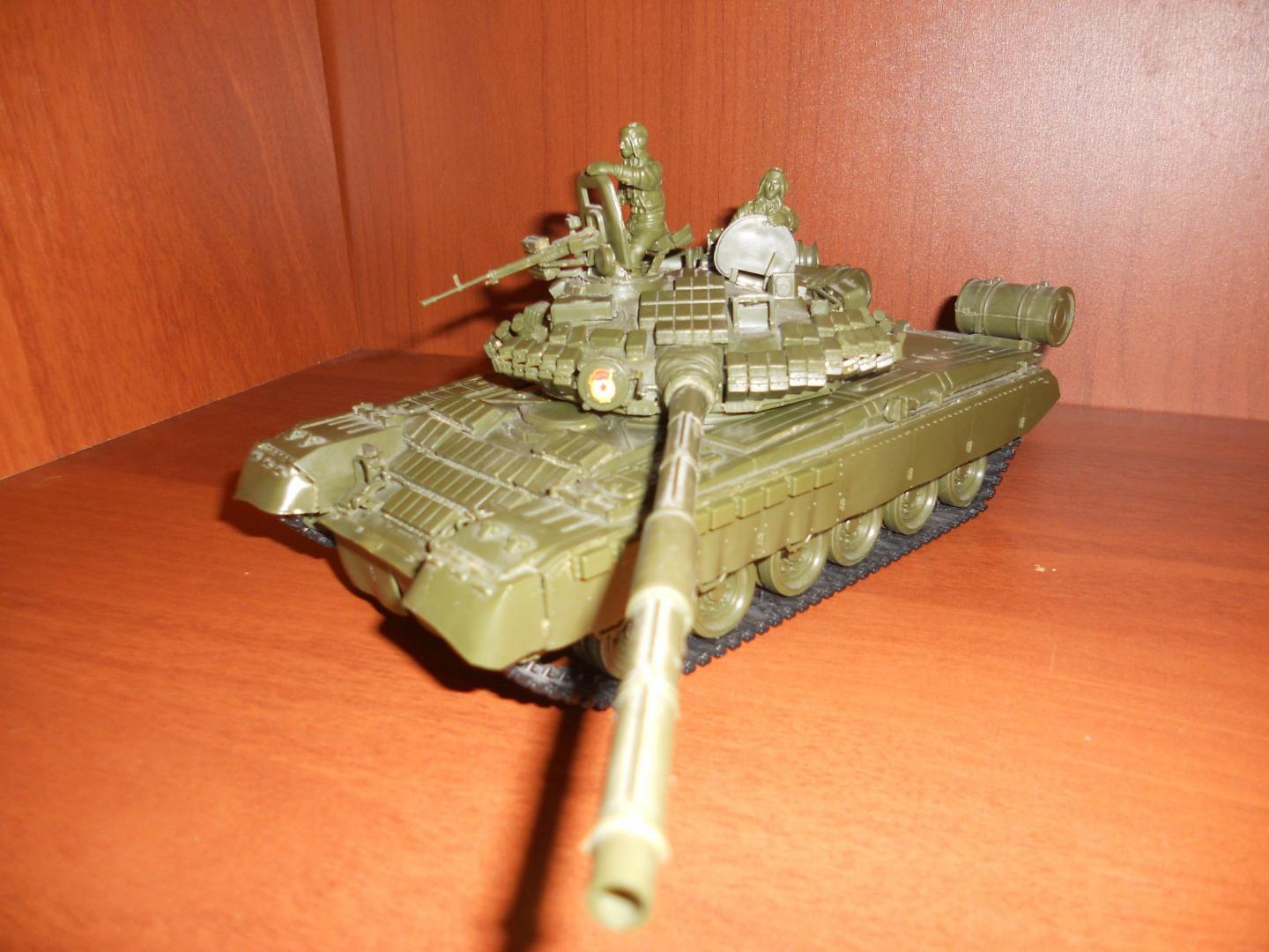 Иллюстрация 21 из 28 для Российский основной боевой танк 3592 Т-80БВ | Лабиринт - игрушки. Источник: Смирнов  Юрий Николаевич