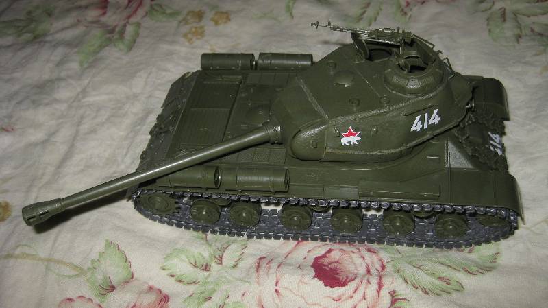 Иллюстрация 14 из 16 для Советский тяжелый танк ИС-2 (3524) | Лабиринт - игрушки. Источник: Лунис  Татьяна