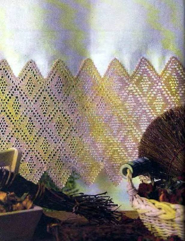 Иллюстрация 6 из 6 для Вязание крючком. Занавески, подушки | Лабиринт - книги. Источник: Спанч Боб