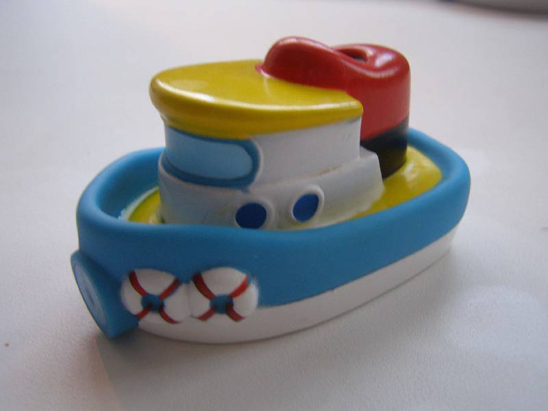 Иллюстрация 4 из 6 для Игрушки для ванны "Магнитные лодки" 3 штуки на буксире (823W) | Лабиринт - игрушки. Источник: Непомнящих  Ирина Сергеевна