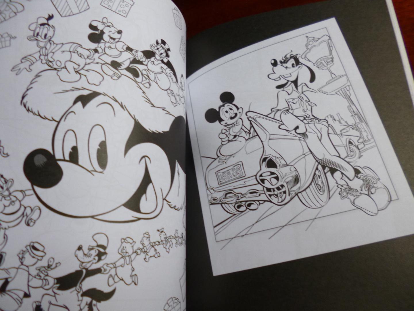 Иллюстрация 58 из 77 для Раскраска. Disney. Любимые герои. Микки, Дональд | Лабиринт - книги. Источник: Лабиринт