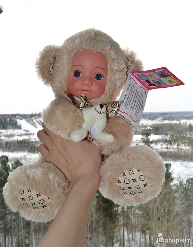 Иллюстрация 2 из 3 для Кукла "Anna De Wailly". Медвежонок с платочком, 25 см (12НК058F-2) | Лабиринт - игрушки. Источник: Сафуанова  Алена Сергеевна