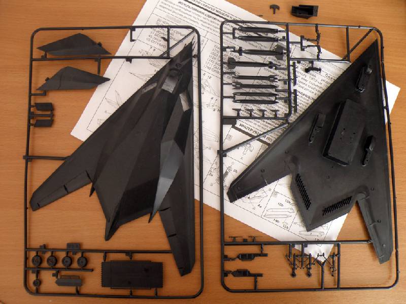 Иллюстрация 4 из 7 для Американский истребитель-бомбардировщик F-117А "Стелс" (7226) | Лабиринт - игрушки. Источник: Деменков  Евгений