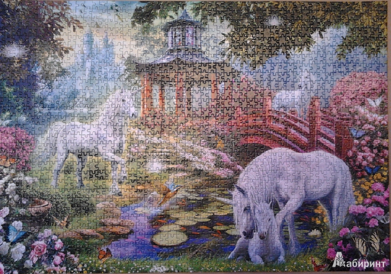 Иллюстрация 3 из 6 для Puzzle-1500  "Единороги-лето" (C-150939) | Лабиринт - игрушки. Источник: Lynne