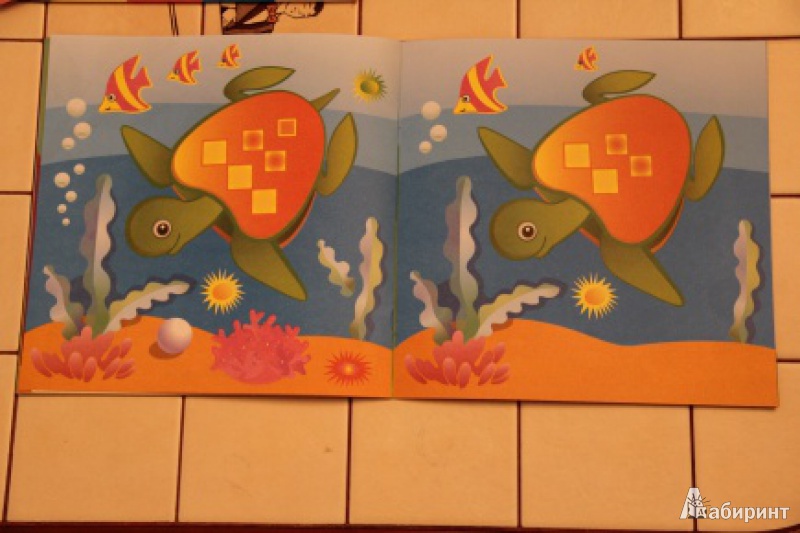 Иллюстрация 8 из 21 для Золотые рыбки (с наклейками) | Лабиринт - книги. Источник: loko-moko