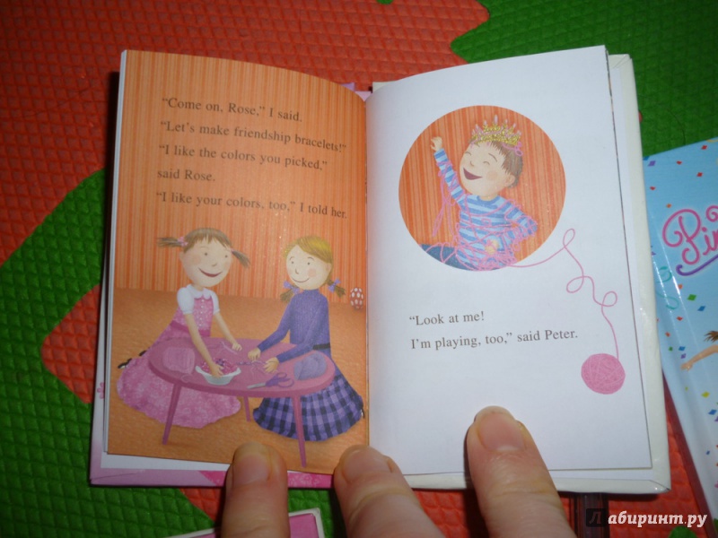 Иллюстрация 7 из 7 для Pinkalicious. Teeny Tiny Pinky Library. 4 book - Victoria Kann | Лабиринт - книги. Источник: Юрьева  Юлия
