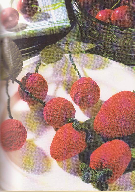 Иллюстрация 31 из 32 для Вязаные цветы и плоды: Цветные схемы. Техника вязания - Сабина Шиделко | Лабиринт - книги. Источник: Ёжик