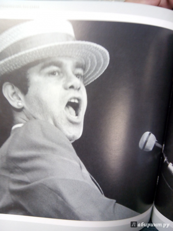 Иллюстрация 12 из 14 для Elton John. Иллюстрированная биография - Элизабет Болмер | Лабиринт - книги. Источник: zabluTshaya