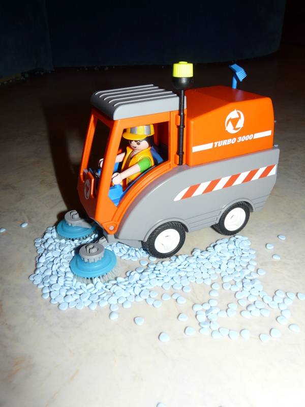 Иллюстрация 4 из 14 для Машина для чистки улиц (4045) | Лабиринт - игрушки. Источник: Алевита