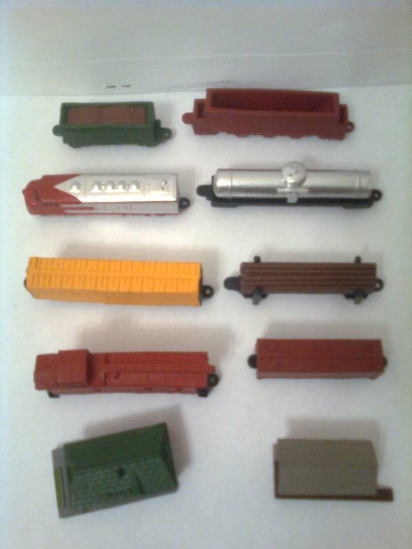 Иллюстрация 8 из 13 для Поезд, 10 фигурок (684104) | Лабиринт - игрушки. Источник: -)  Олеся